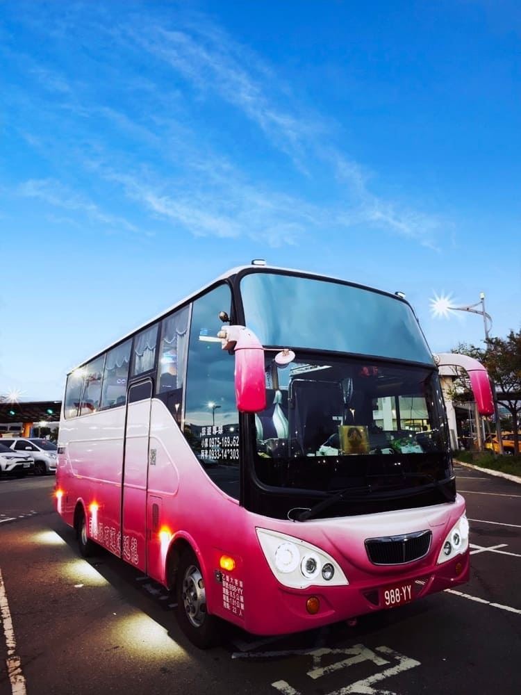 商務接送車型-20人座中巴包車